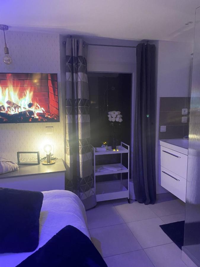 La Suite De Charme Du Mas De La Fontaine De Jonquier Avec Spa Privatif เซกูเรต์ ภายนอก รูปภาพ