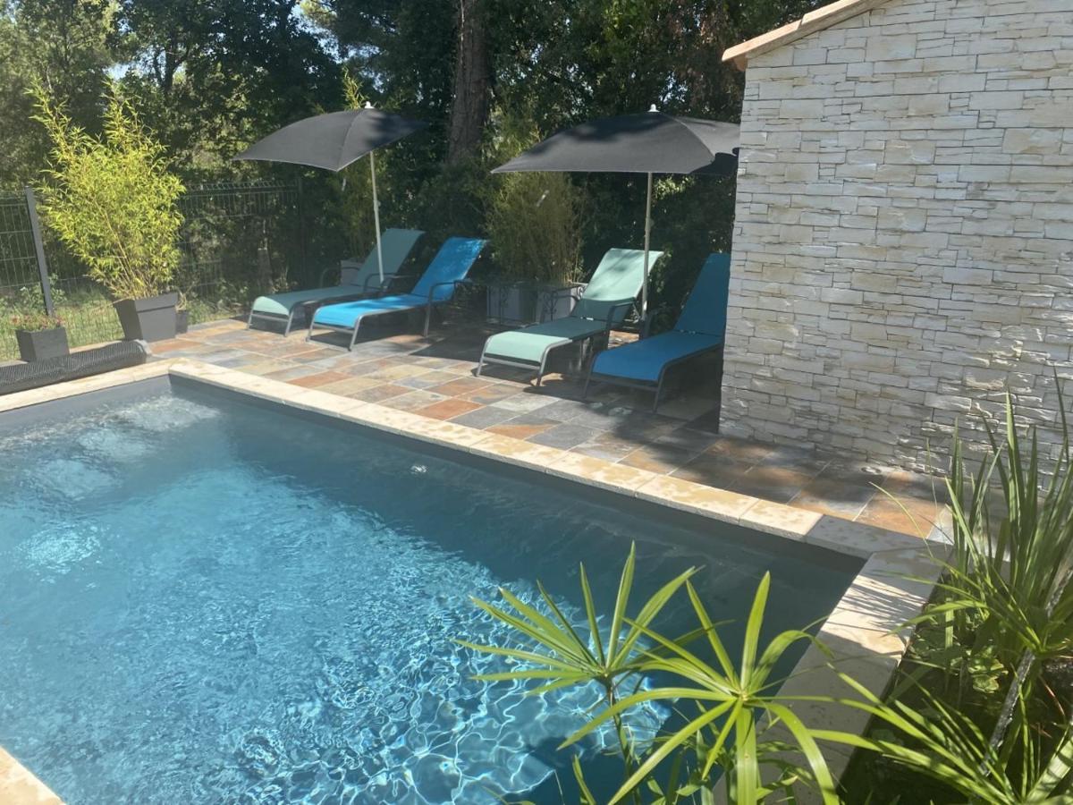 La Suite De Charme Du Mas De La Fontaine De Jonquier Avec Spa Privatif เซกูเรต์ ภายนอก รูปภาพ