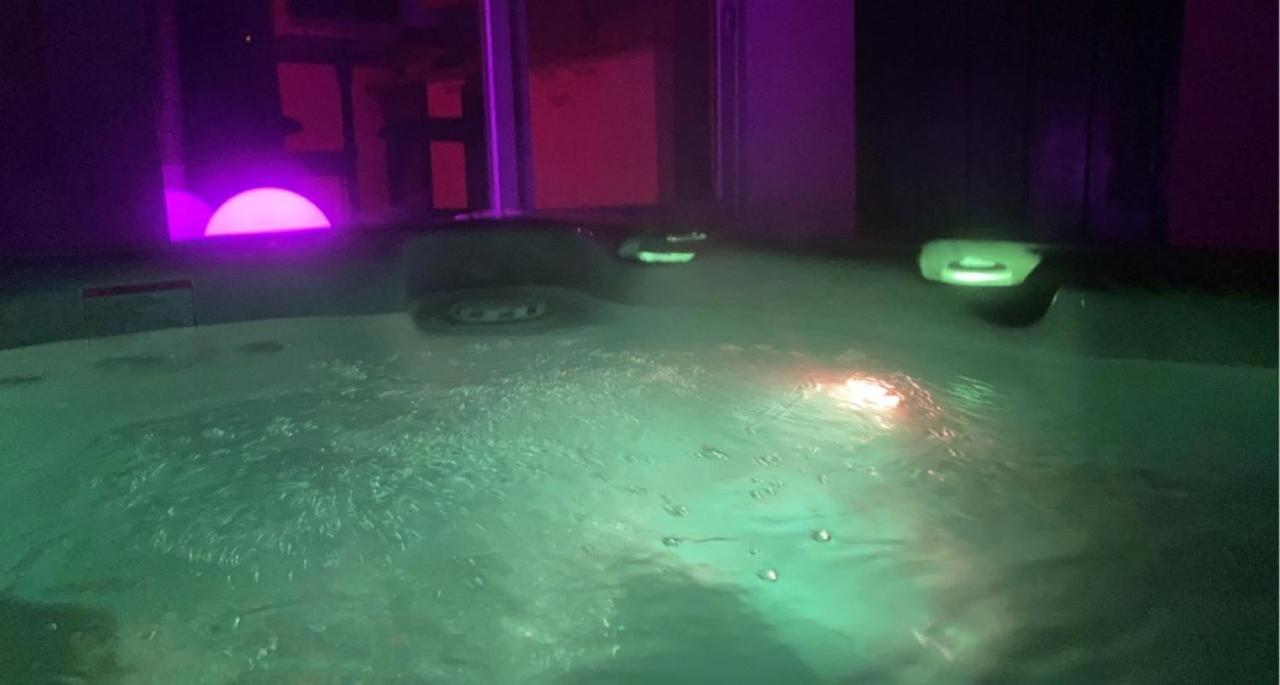 La Suite De Charme Du Mas De La Fontaine De Jonquier Avec Spa Privatif เซกูเรต์ ภายนอก รูปภาพ