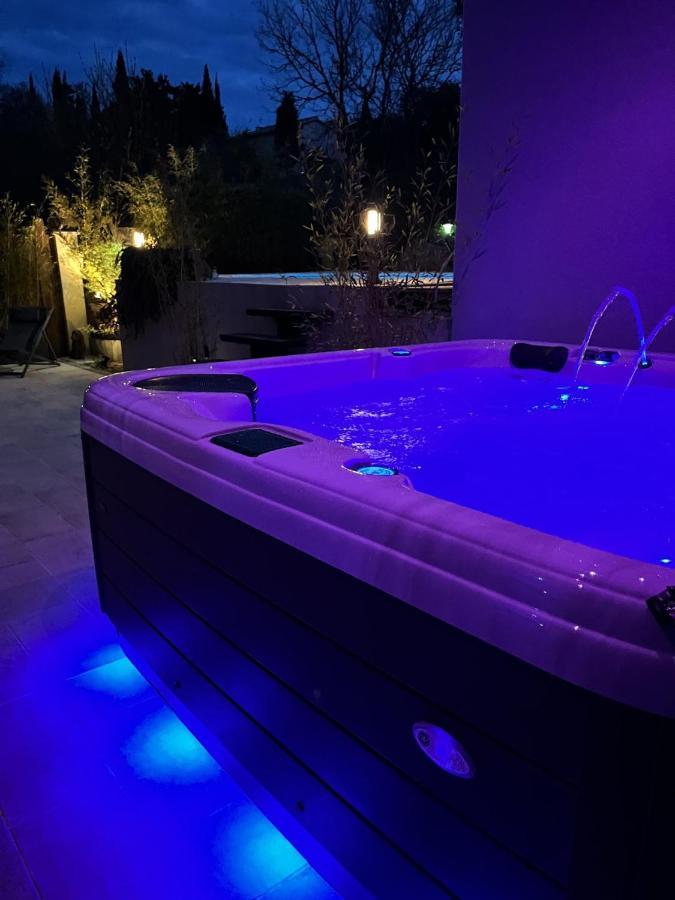 La Suite De Charme Du Mas De La Fontaine De Jonquier Avec Spa Privatif เซกูเรต์ ภายนอก รูปภาพ